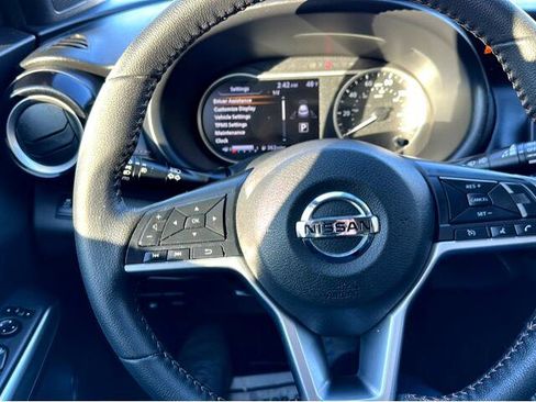 Used 2019 Nissan Kicks SR w/ SR Premium Package image 17