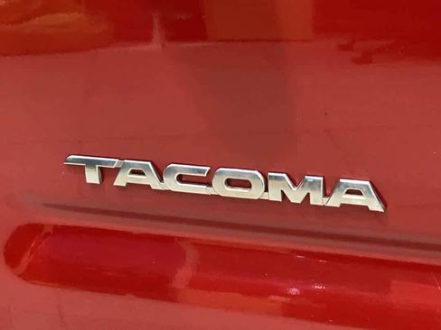 Used 2014 Toyota Tacoma 4x4 w/ Convenience Package image 11