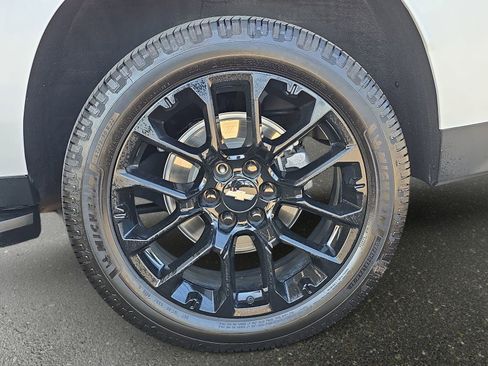 Used 2023 Chevrolet Suburban High Country AWD/4WD image 35