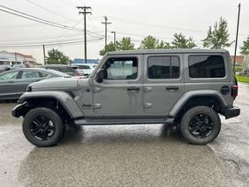 Used 2021 Jeep Wrangler Unlimited Sahara AWD/4WD image 6
