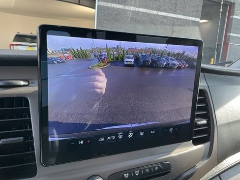 Used 2022 Ford Transit 350 XLT image 21