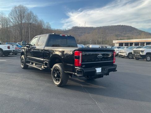 New 2026 Ford F250 Lariat w/ Black Appearance Package image 7
