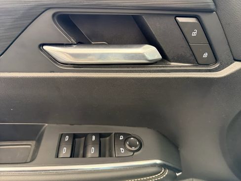 Used 2025 GMC Acadia Elevation image 21