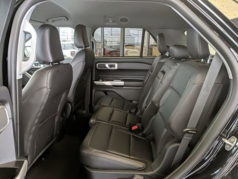 Used 2023 Ford Explorer XLT w/ Equipment Group 202A image 13