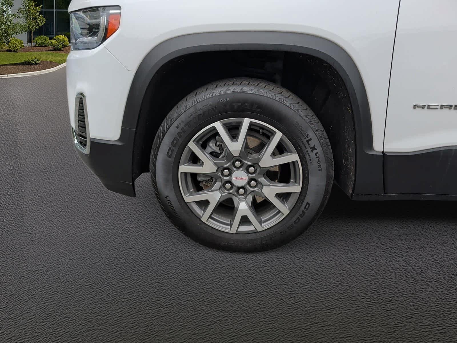 Used 2023 GMC Acadia SLE w/ Driver Convenience Package AWD/4WD image 10