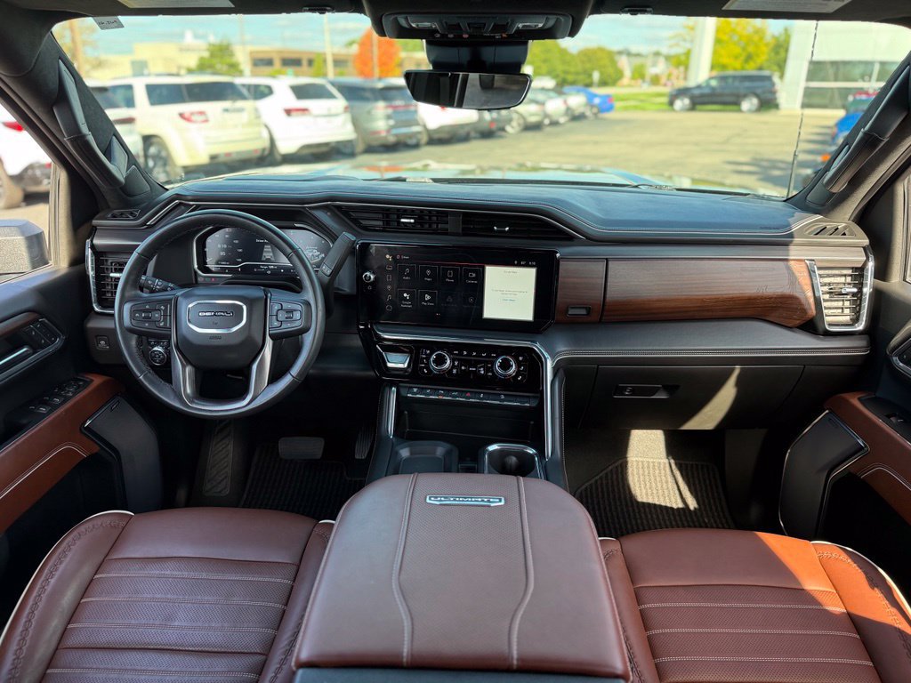 Used 2024 GMC Sierra 2500 Denali Ultimate AWD/4WD image 2