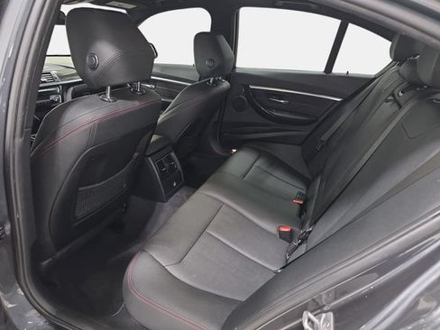Used 2018 BMW 330i xDrive Sedan AWD/4WD image 12