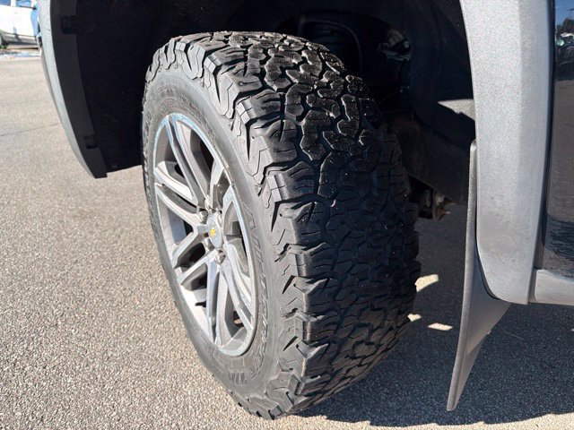 Used 2019 Chevrolet Colorado W/T w/ Custom Special Edition AWD/4WD image 11