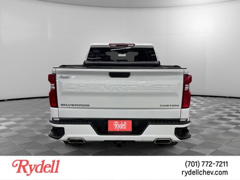 Used 2020 Chevrolet Silverado 1500 Custom w/ Custom Value Package AWD/4WD image 4