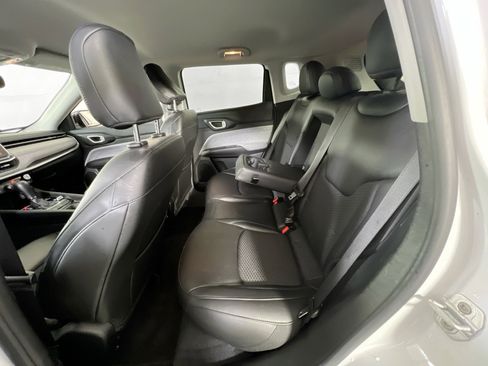 Used 2022 Jeep Compass Latitude w/ Convenience Group image 23