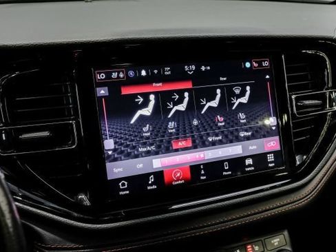 Used 2024 Dodge Durango GT RWD image 33
