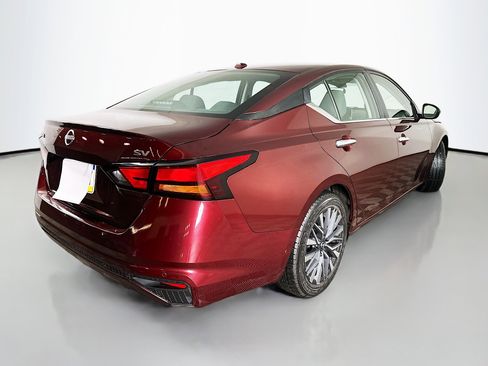 Used 2023 Nissan Altima 2.5 SV image 7