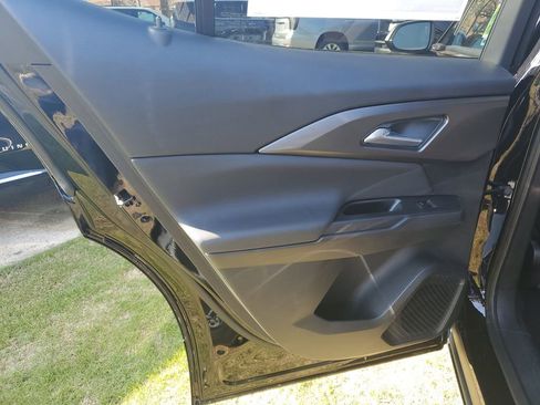 New 2026 Chevrolet Equinox EV LT image 14