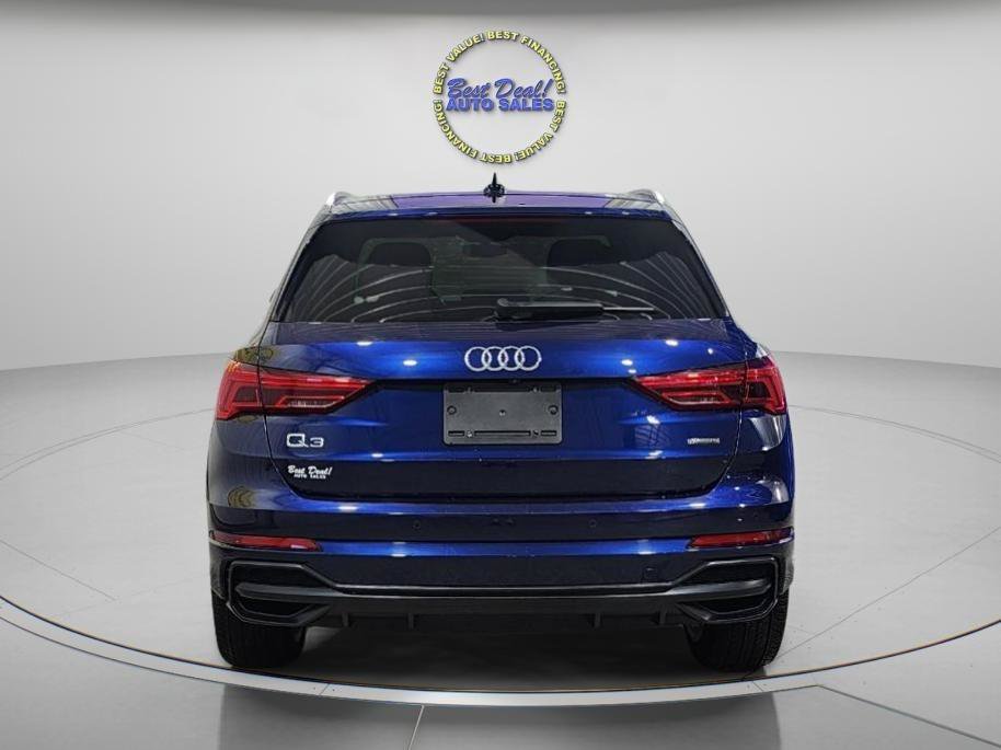 Used 2021 Audi Q3 2.0T Premium w/ Convenience Package AWD/4WD image 3
