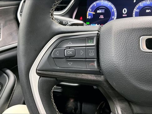 Used 2023 Jeep Grand Cherokee L Limited w/ Luxury Tech Group II RWD image 23