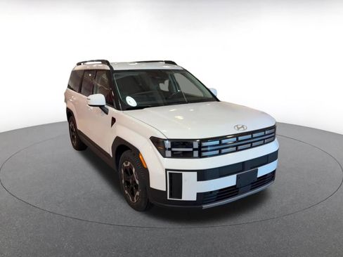 Used 2025 Hyundai Santa Fe SEL image 3