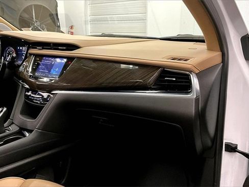 Used 2024 Cadillac XT6 Sport image 16