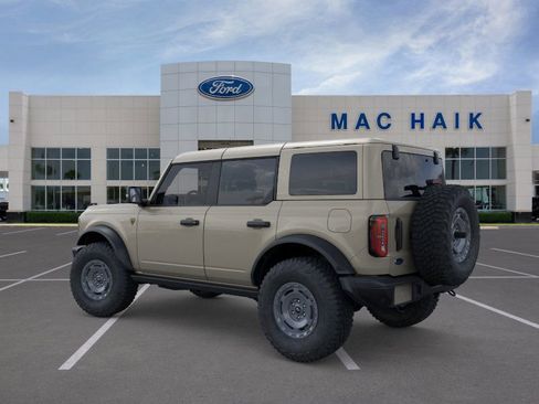 New 2025 Ford Bronco Badlands image 4