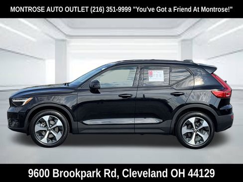 Used 2023 Volvo XC40 B5 Plus w/ Climate Package AWD/4WD image 7