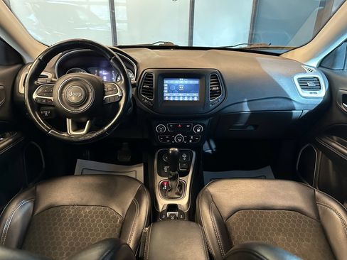 Used 2020 Jeep Compass Latitude w/ Cold Weather Group AWD/4WD image 9