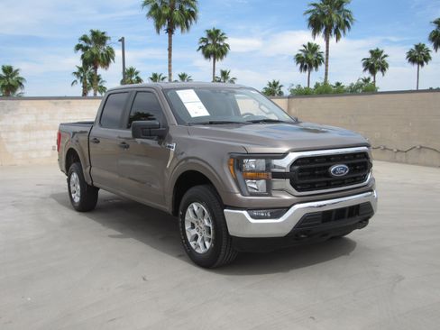 Used 2023 Ford F150 XLT image 2