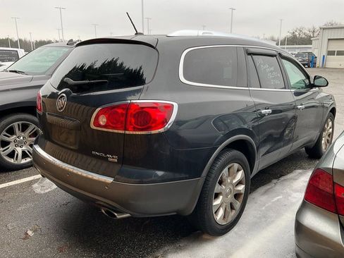 Used 2011 Buick Enclave CXL image 6