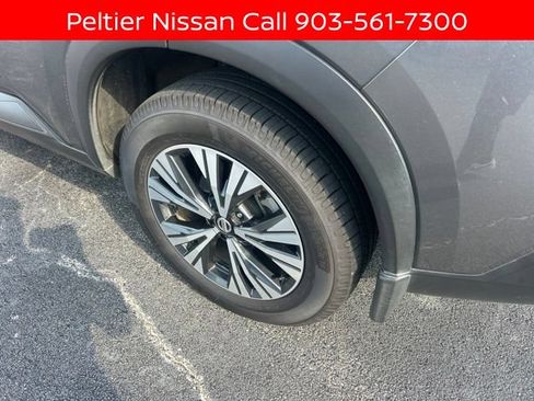 Certified 2021 Nissan Rogue SV w/ Premium Package FWD image 7