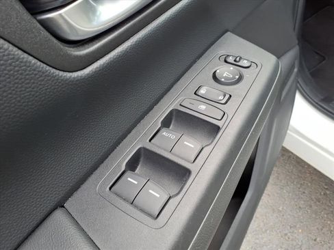 Used 2023 Honda CR-V LX image 8