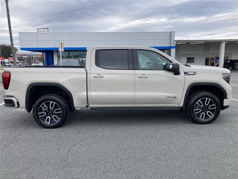 New 2026 GMC Sierra 1500 AT4 w/ AT4 Premium Package AWD/4WD image 4
