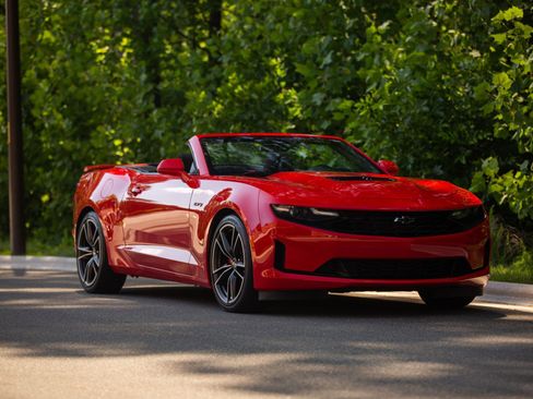 Used 2020 Chevrolet Camaro LT w/ Technology Package RWD image 54