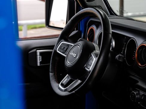 Used 2021 Jeep Gladiator Mojave AWD/4WD image 25