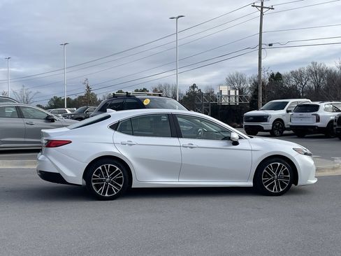 Used 2025 Toyota Camry XLE image 8