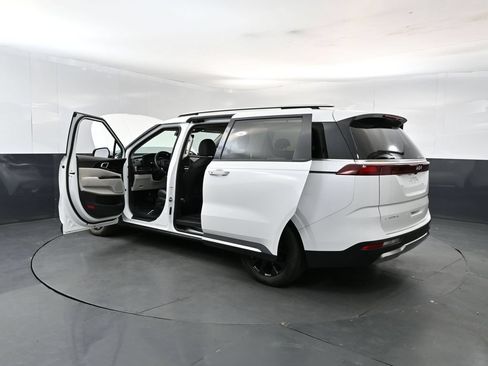 Used 2024 Kia Carnival SX Prestige FWD image 28