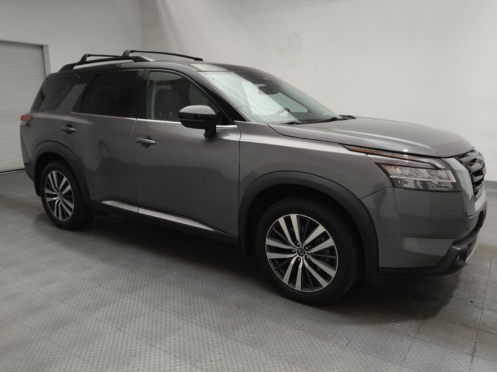 Used 2022 Nissan Pathfinder Platinum w/ Cargo Package FWD image 11