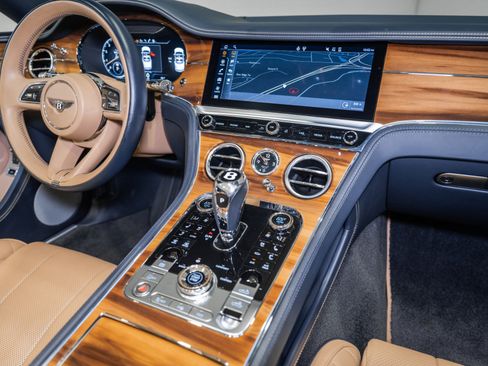 Used 2021 Bentley Continental GT AWD/4WD image 29