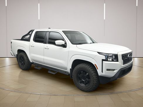 Certified 2023 Nissan Frontier SV w/ SV Convenience Package AWD/4WD image 1