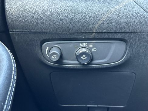Used 2024 Buick Encore GX Sport Touring FWD image 36