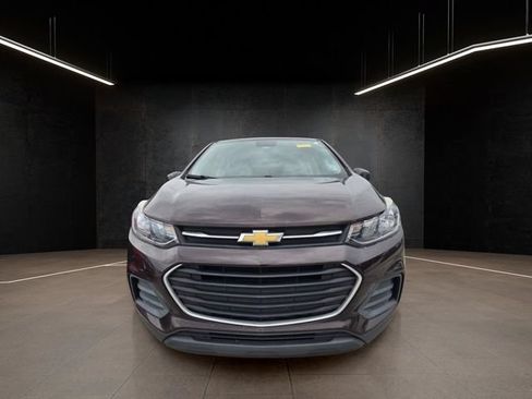 Used 2020 Chevrolet Trax LS FWD image 2