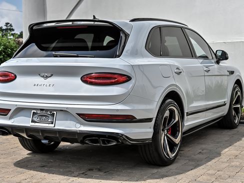 Certified 2022 Bentley Bentayga AWD/4WD image 13