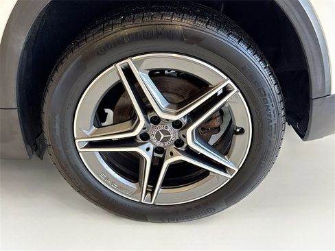 Certified 2022 Mercedes-Benz GLA 250 4MATIC w/ AMG Line image 32