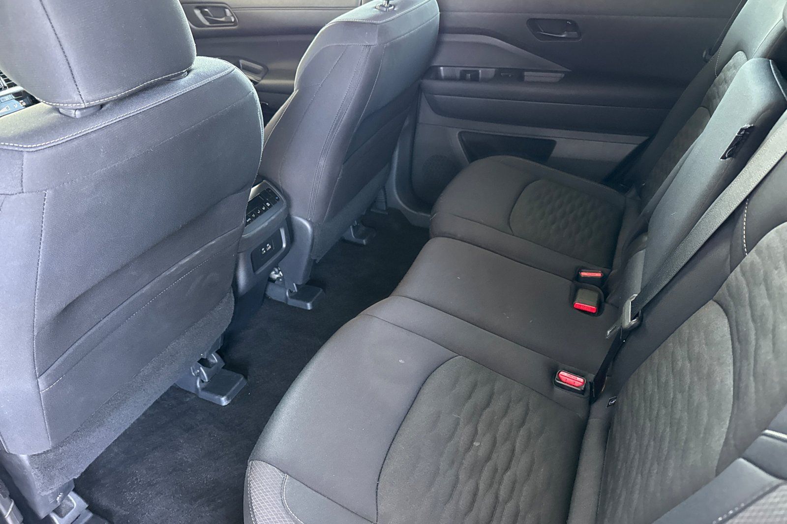 Certified 2025 Nissan Pathfinder SV FWD image 15