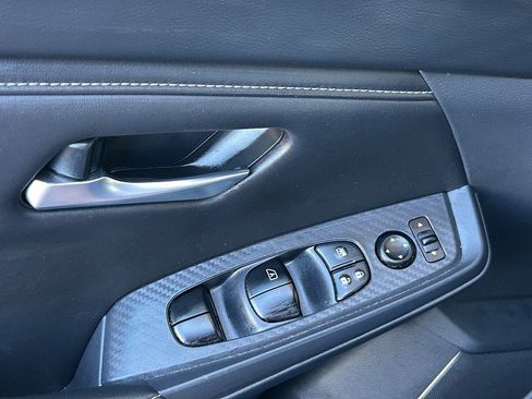 Used 2025 Nissan Sentra SV FWD image 28