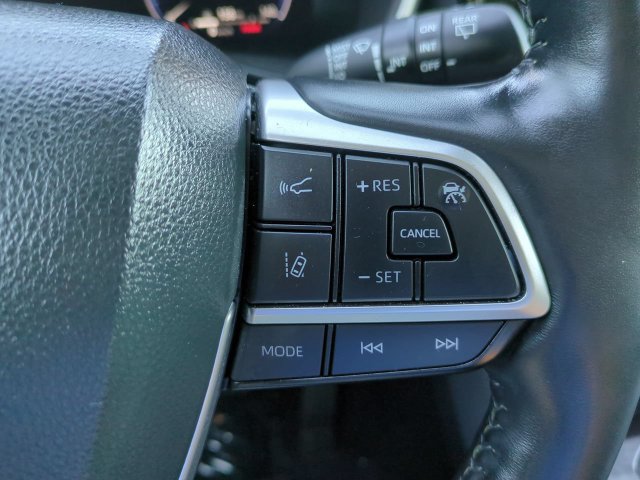 Used 2023 Toyota Highlander Limited AWD/4WD image 26