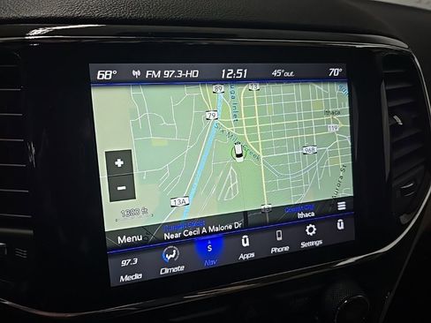 Used 2022 Jeep Grand Cherokee Laredo E image 24