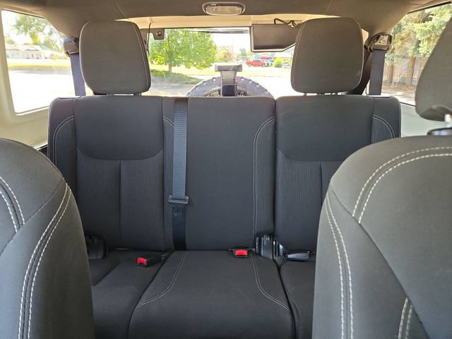 Used 2018 Jeep Wrangler Unlimited Rubicon w/ Cold Weather Group AWD/4WD image 22