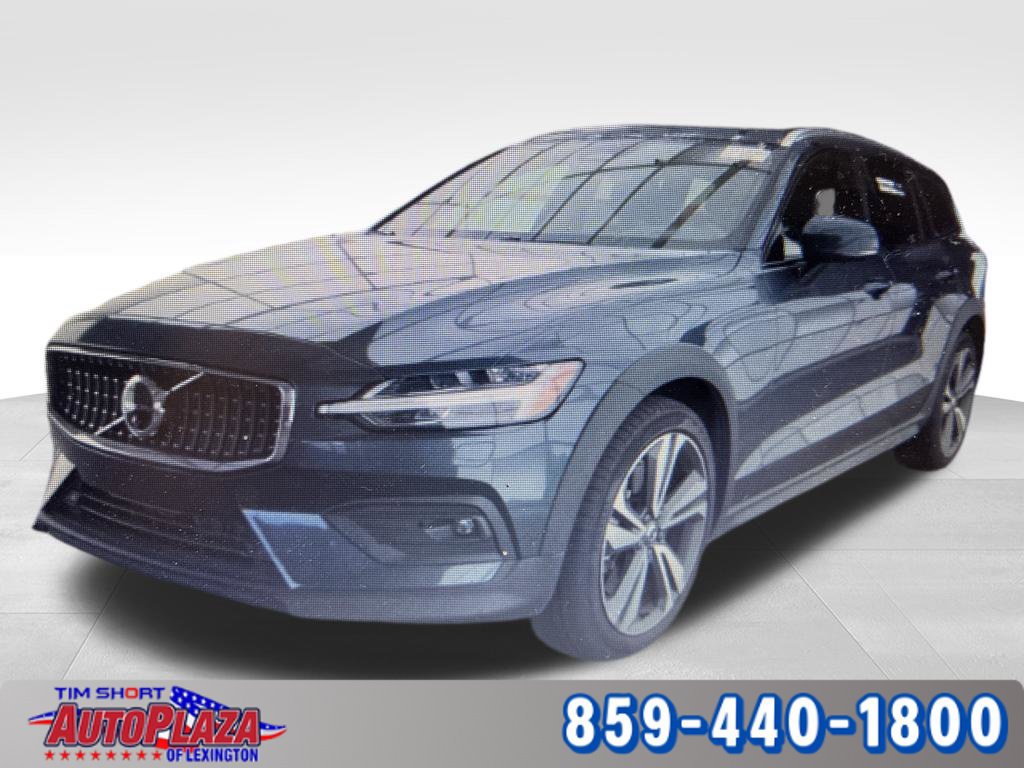 Used 2025 Volvo V60 B5 Cross Country Plus AWD/4WD image 1