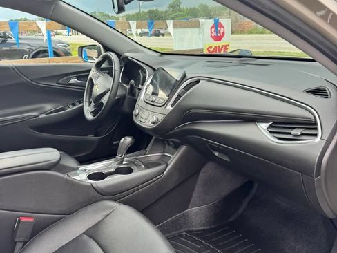 Used 2016 Chevrolet Malibu LT w/ Leather Package FWD image 17