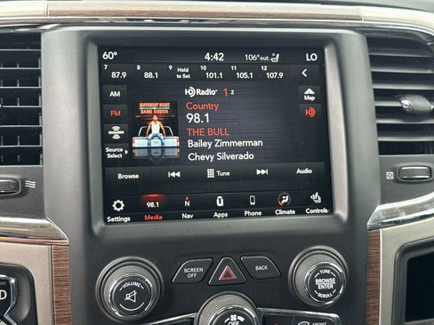 Used 2018 RAM 1500 Laramie w/ Convenience Group AWD/4WD image 19