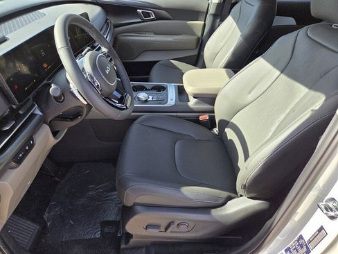 New 2026 Kia Carnival LXS image 6