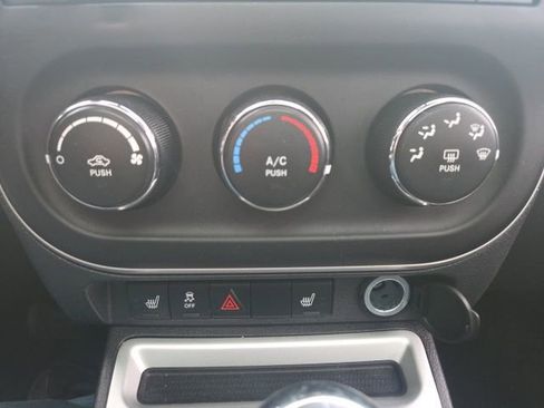 Used 2016 Jeep Compass High Altitude image 24